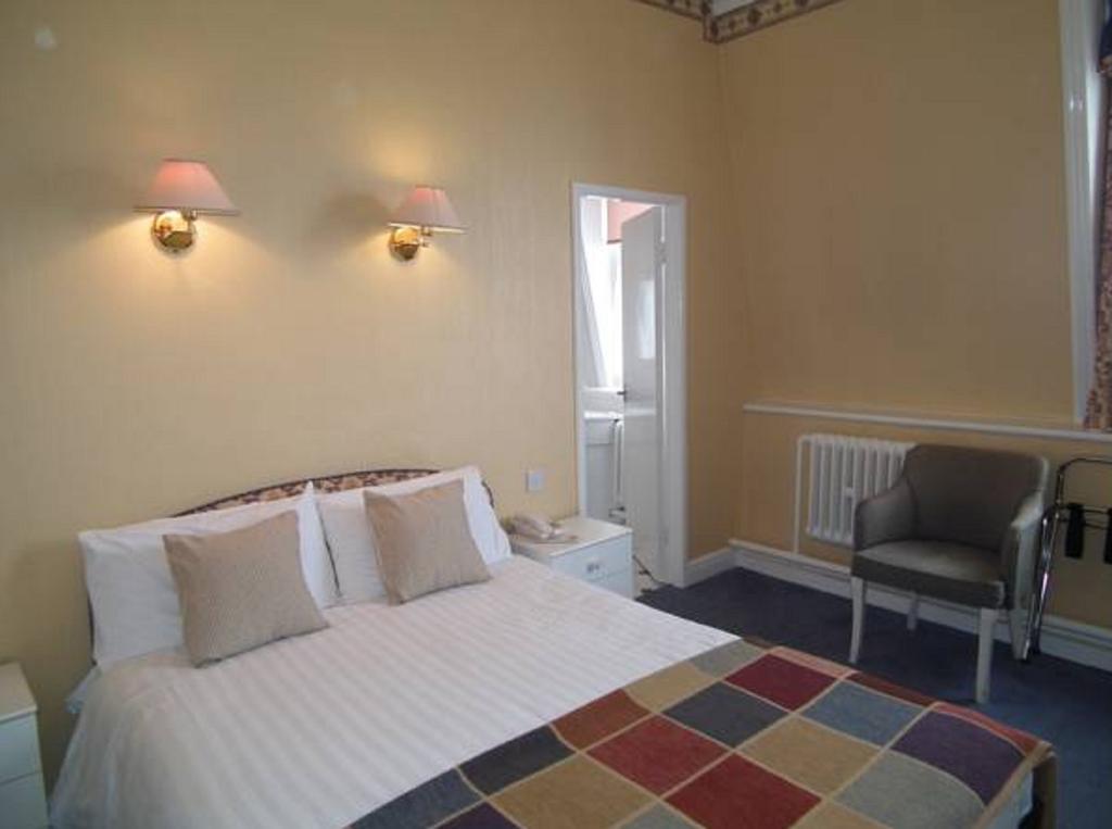 The North Euston Hotel Флийтуд Екстериор снимка